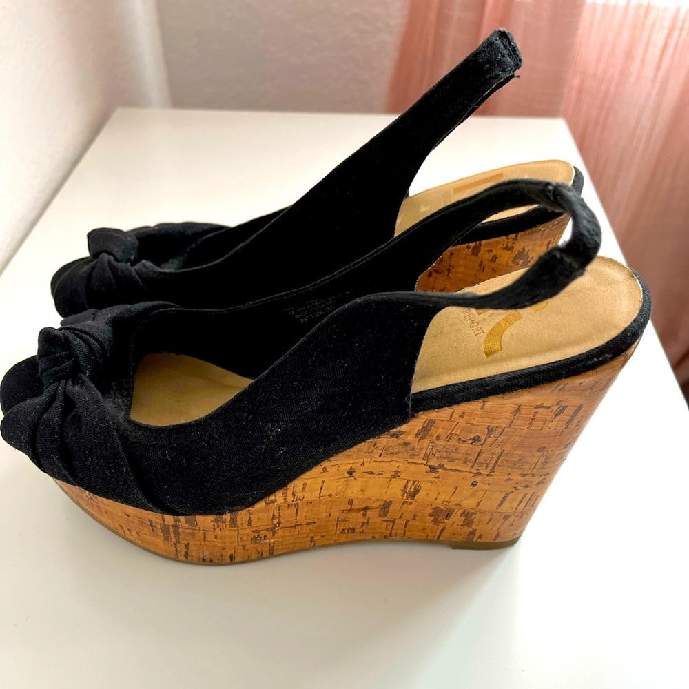 Black Report Martini Wedges